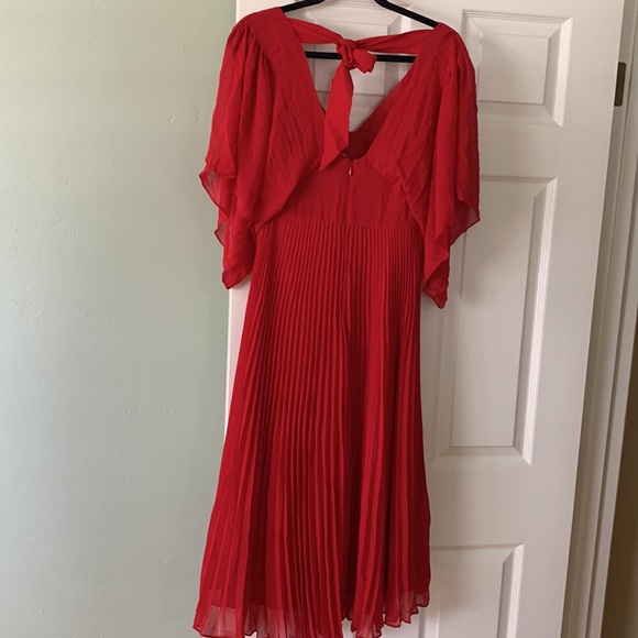 Zorbina Club Monaco Scarlet Pleated Midi Dress - Picture 7 of 9
